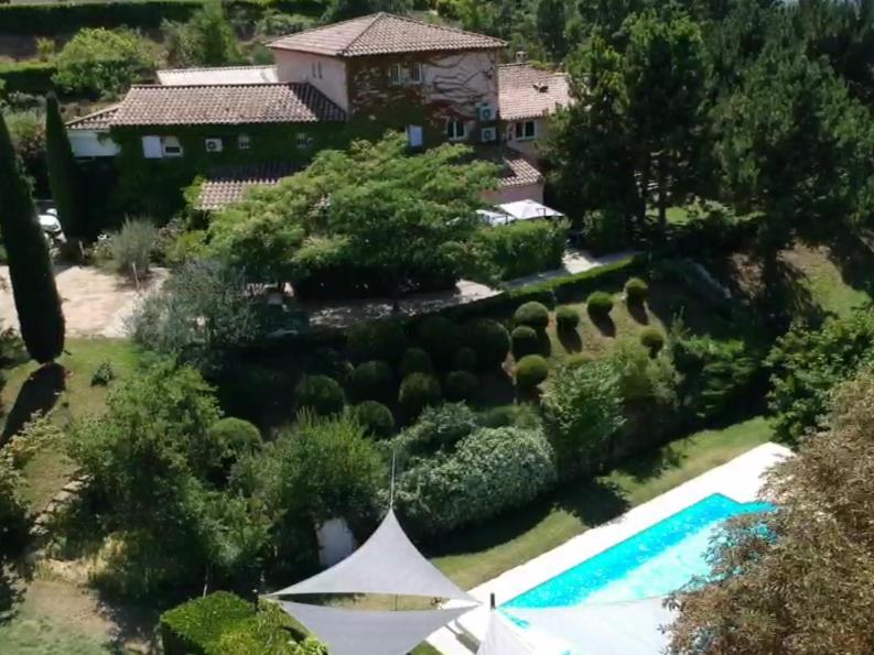 Bed and Breakfast Le Jardin de Celina à Valensole Extérieur photo
